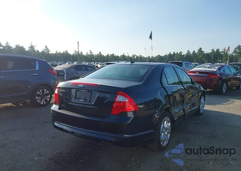 2010 Ford Fusion Se z USA, uszkodzony, nr VIN 3FAHP0HA9AR128417